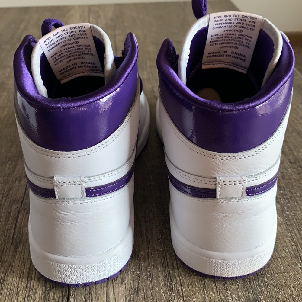 Nike women’s Jordan 1 high OG Court Purple - Picture 6 of 11